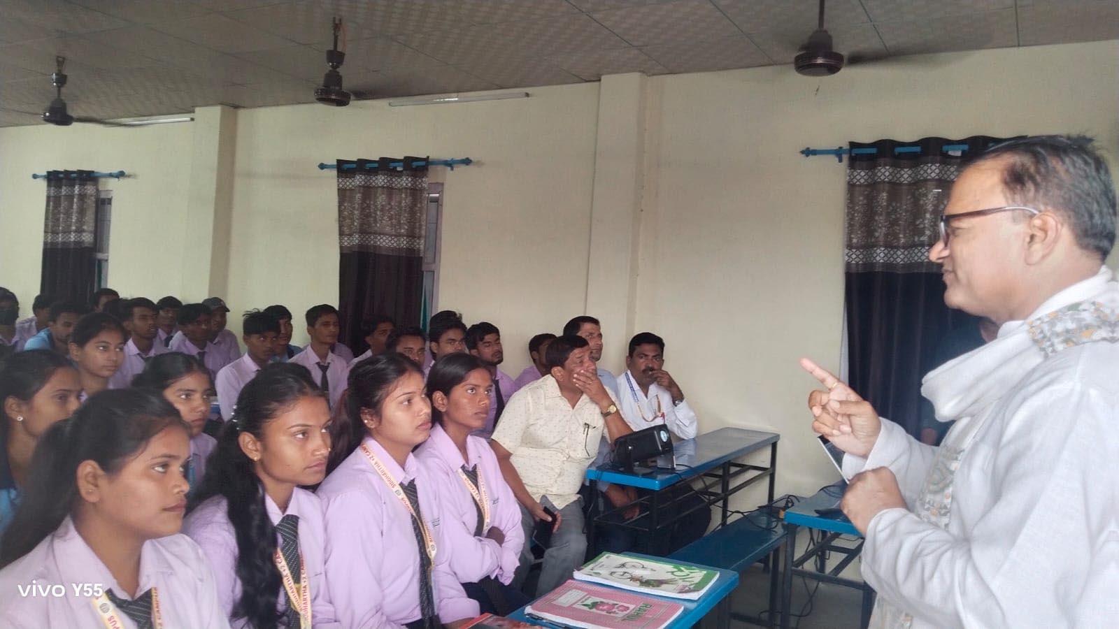 जलवायु संरक्षणमा विद्यार्थीलाई जोड्दै सभामुख यादव